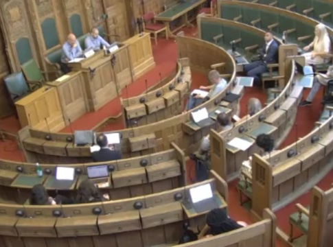 Warren Farm called in meeting