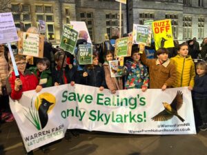 Children protest to save Warren Farm. Photo: EALING.NEWS