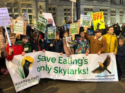 Children protest to save Warren Farm. Photo: EALING.NEWS