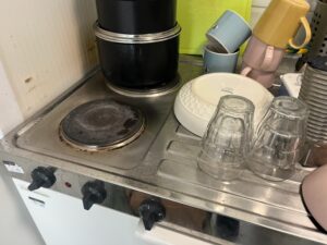 The kitchen at Marston Court with only one working hob