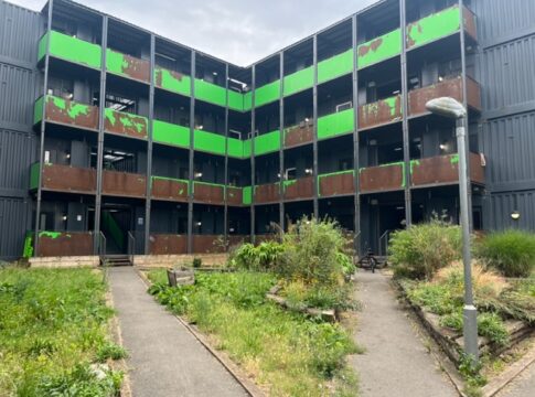 Inside Meath Court, Hope Gardens, Acton. Photo: EALING.NEWS