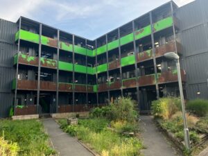 Inside Meath Court, Hope Gardens, Acton. Photo: EALING.NEWS