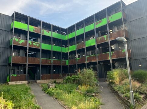 Inside Meath Court, Hope Gardens, Acton. Photo: EALING.NEWS