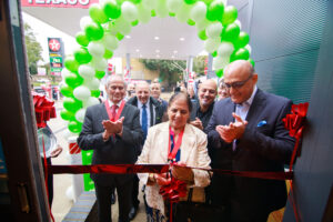 Councillor Mohinder Midha opening Texaco Viaduct Service Station. Photo: Golden Cross Group