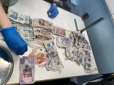 Police seize car. Photo: Metropolitan Police.