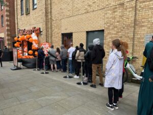 Queues outside Little Caesars Greenford. Photo: EALING.NEWS
