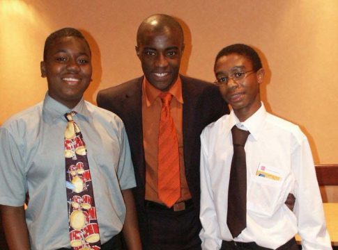 Tim Campbell and young Award winners 2005. Photo: Descendants