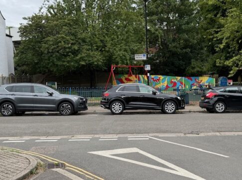 Parked cars. Photo: EALING.NEWS