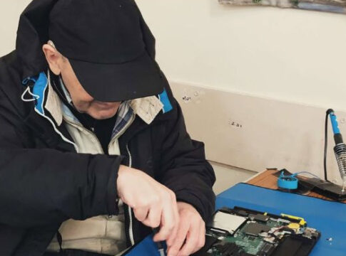 Electrical fixing workshop. Photo: Action West London