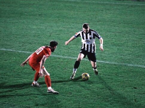 Hanwell Town v Hungerford Town. Photo: Louis James