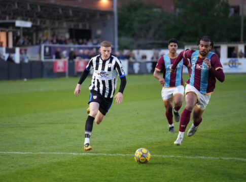 Hanwell Town v Farnham Town. Photo: Louis James / Hanwell Town