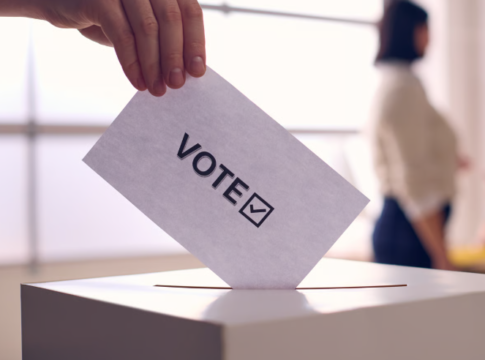 Voting. Photo: monkeybusiness / Envato