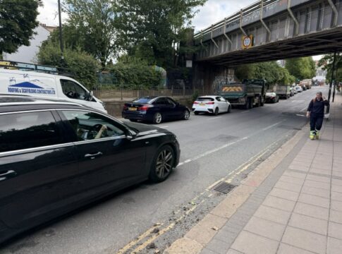 Motorist driving on wrong side of Victoria Road in North Acton. Photo: EALING.NEWS