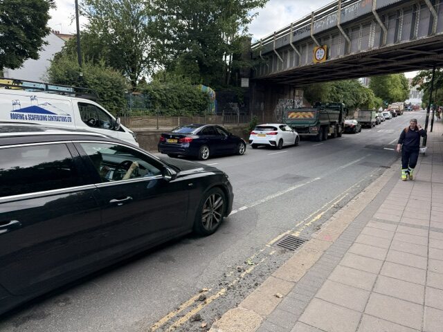 Motorist driving on wrong side of Victoria Road in North Acton. Photo: EALING.NEWS