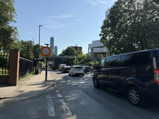 Motorist driving on wrong side of Victoria Road in North Acton. Photo: EALING.NEWS