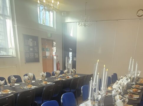 Shabbat dinner at Ealing United Synagogue. Photo: Zelda Vogel