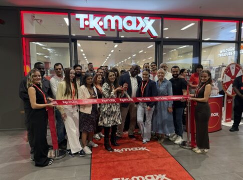 Cutting the ribbon to open TK Maxx at The Oaks in Acton. Photo: EALING.NEWS